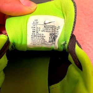 3.5 boys running sneakers